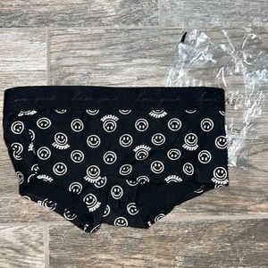 VS UNDERWEAR WOMANS NWT BOUTIQUE SZ MED